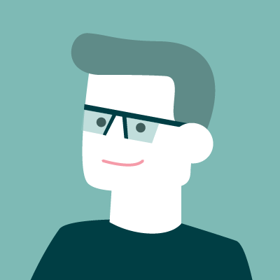 De Werkplaats avatar. Een man die glimlacht, met lichte huidskleur, groenblauw haar, een bril en een donkerblauw shirt.